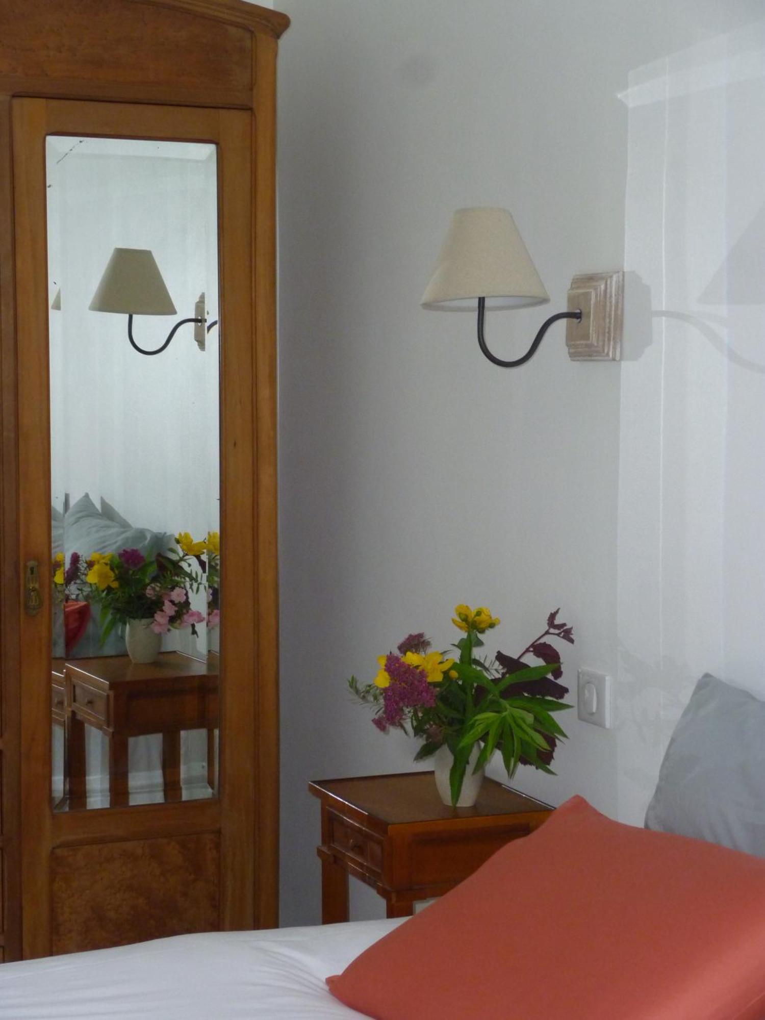 Cedre Et Charme Bed and Breakfast Saint-Branchs Εξωτερικό φωτογραφία