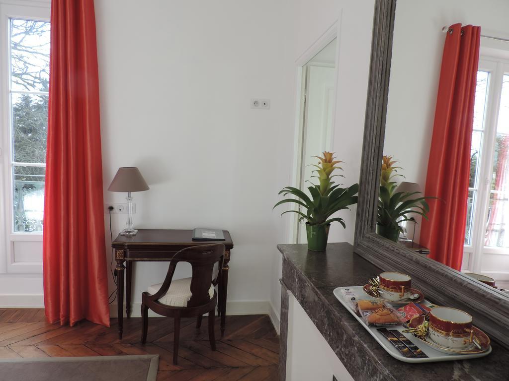 Cedre Et Charme Bed and Breakfast Saint-Branchs Δωμάτιο φωτογραφία