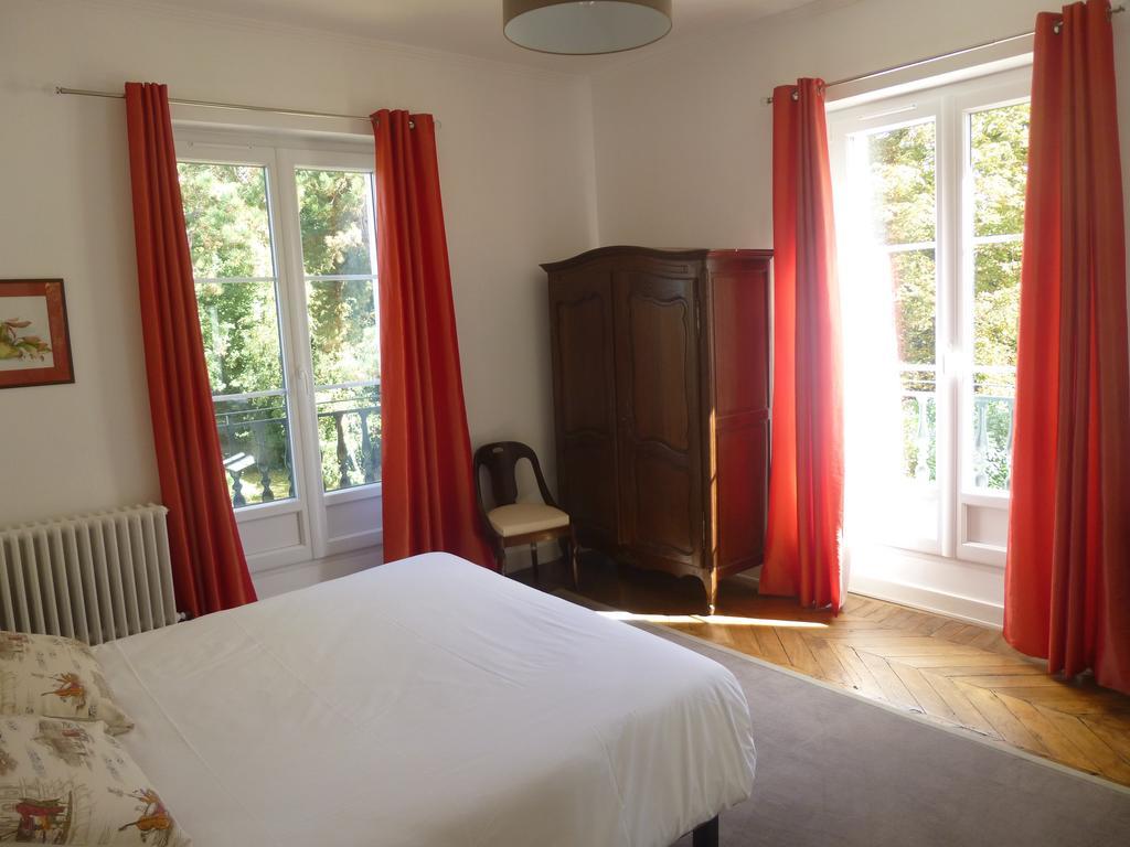 Cedre Et Charme Bed and Breakfast Saint-Branchs Δωμάτιο φωτογραφία